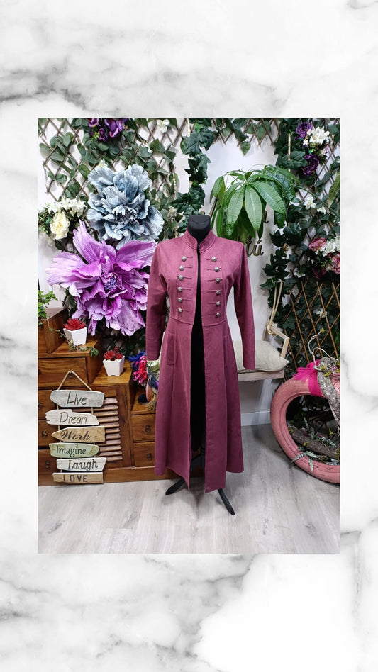 Vestido largo negro y rosa con rayas y botones del Abrigo Mykonos